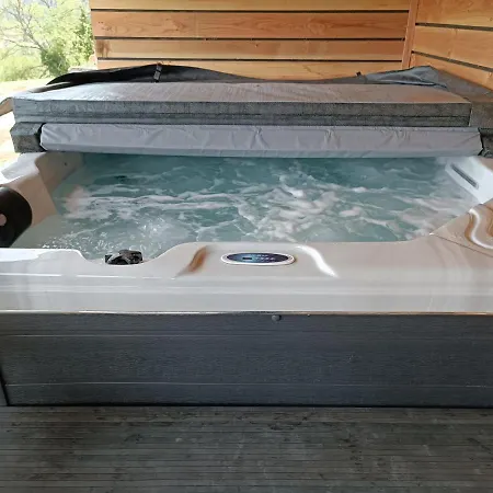 Mobil-Home Isole Avec Jacuzzi - La Cubaniere Cublize Exterior photo